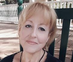 Laurie Fuller's Instagram, Twitter & Facebook