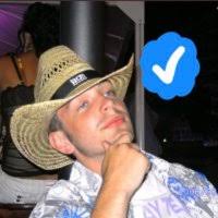 adrian oneil (@adrianoneil)