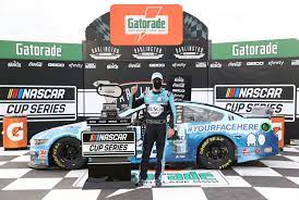 Roberts, petty and wallace interview the winning driver and crew chief, while dillner catches up with other key players. Nascar Cup Die Amerikaner Machen Es Vor