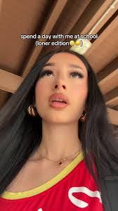 Tesia White's Instagram, Twitter & Facebook