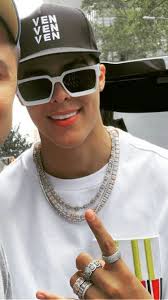 The remix version, featuring daddy yankee and bad bunny. Pin By Lluvia On Lunay Cute Guys Fashion Stylish Shoes