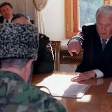Президент россии борис ельцин и певица алла пугачева во время вручения ей ордена за заслуги перед отечеством. Stalo Izvestno O Tragicheskoj Fraze Elcina Pered Nachalom Chechenskoj Vojny Politika Rossiya Lenta Ru