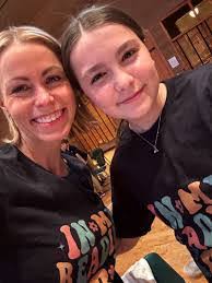 Lauren Lutz's Instagram, Twitter & Facebook