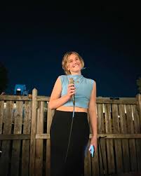 To close out our last #WHYKD Wednesday of the school year, we are hearing  from the one and only senior @annabeldwyer_ 🎤🙃 Annabel is from Austin,  TX, and is majoring in Public