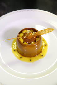 Autour De La Passion Jonathan Blot Rend Visite Au Grand Chef Patissier Julien Alvarez Pour Une Veritable Demonstration De Son Savoir Fai My Sweet Desse