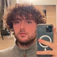 Tom Hallenbeck's Instagram, Twitter & Facebook