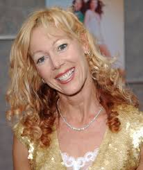 Happy Birthday, Bibi! Das blonde Bond Girl Lynn-Holly Johnson aus „In  tödlicher Mission“ feiert heute einen „Runden“. Alles Gute zum 60.  Geburtstag, wir spendieren ein Eis! ....