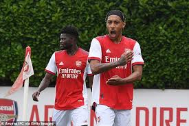 Is 19 years old from england and playing for arsenal in the england premier league (1). Alexandre Lacazette Nicolas Pepe Folarin Balogun And Calum Chambers Score As Arsenal Beat Millwall Latest News Today
