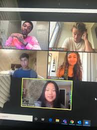 Neben der ersten ankündigung der serie wurde berichtet, dass chase stokes, madelyn cline, madison bailey, jonathan daviss, rudy pankow, charles esten, austin north und drew starkey in hauptrollen besetzt wurden. Bbyo Insider On Twitter Kicking Things Off During Global Inductions This Afternoon With Our Three Special Guests Madison Bailey Joanthan Daviss And Rudy Pankow From Obxonnetflix And Shout Out To Our Awesome