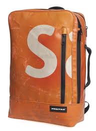Der F303 Hazzard Ist Ein Wunderschoner Rucksack Aus Gebrauchter Lkw Plane Von Freitag Mit Einem Gepolstert Rucksack Lkw Plane Rucksack Laptop Rucksack 17 Zoll