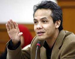 Harianaceh.co.id — gubernur jawa tengah ganjar pranowo akan menangani langsung bencana longsor yang mengubur permukiman. Ganjar Pranowo Waktu Muda Kompasiana Com