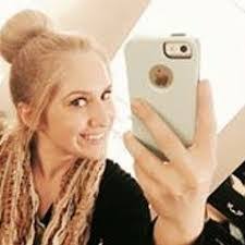 Nicole Durfee's Instagram, Twitter & Facebook