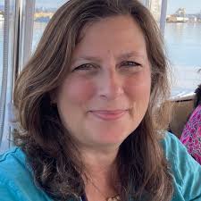 What Is a Fractional CMO? 5 Key Benefits & How to Hire One