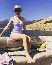 One day, ned cannot find art nelson and minutes space through town looking eelizabeth him. Elizabeth Banks Social Media Pics 09 12 2017 Celebmafia