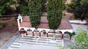 Μέσα από την υπηρεσία χαρτών του vrisko.gr έχεις εύκολη και γρήγορη πρόσβαση σε πληροφορίες χρηστικού ενδιαφέροντος για βέλο.πιο συγκεκριμένα, με τους χάρτες του vrisko.gr μπορείς: Panagia Gioyroytsi Belo Korin8ias Binteo Apo Drone Enhmerwsh Ths Per Peloponnhsoy