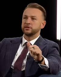 UKRAJINSKÉ ZLOČINECKÉ SKUPINY MIERIA DO EURÓPY., Slovensko dnes nemá  podsvetie, ako ho poznáme z minulosti. Aj vďaka práci poctivých policajtov  akým bol Milan Lučanský. No zároveň čelíme novým rizikám ...