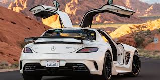 Here S Why More Cars Don T Have Gullwing Doors Mercedes Benz Sls Amg Mercedes Benz Sls Mercedes Sls