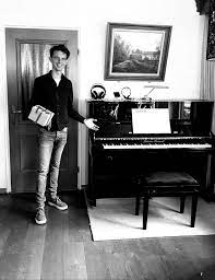 Henk van riessen, pionier van de filosofie van de techniek. Oostendorp Muziek Henk Van Riesen Uit Genemuiden Mochten We Deze Week Blij Maken Met Zijn Splinternieuwe Sebastian Steinwald Silent Piano Hij Appte Spontaan Deze Foto Om Zijn Vreugde Te Delen Zijn