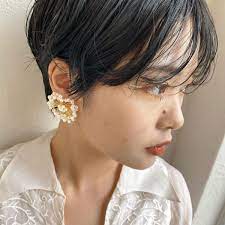 丸顔さんに似合うかっこいいショートヘア特集 おしゃれに決まるスタイルをご提案 folk スタイル ショートヘア ショート ヘアアレンジ