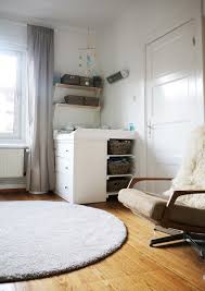 Duschgedanken Wer Braucht Schon Ein Kinderzimmer Ichsowirso Kinder Zimmer Kinderzimmer Wickeltisch