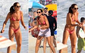 Fernanda venturini se tornou jogada profissional de vôlei na década de 1980 e se destacou como levantadora de diversos clubes, mas também da seleção brasileira, tendo participado de quatro. Fernanda Venturini Joga Frescobol So De Biquini Na Praia De Ipanema No Rio Quem Quem News