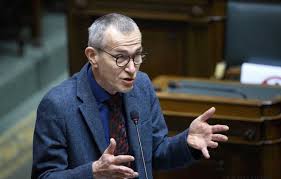 Op korte termijn kan het bedrijf echter maar 430.000 dosissen leveren. Eseblikrc0 C6m