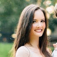 Melody Holmes's Instagram, Twitter & Facebook