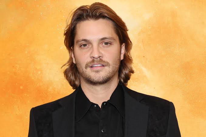 Yellowstone' Star Luke Grimes Teases 'Satisfying' Finale Details - Newsweek