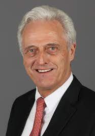 Peter ramsauer (born 10 february 1954) is a german politician of the christian social union in bavaria (csu) who served as the federal minister of transport, building and urban development in the second merkel cabinet. Peter Ramsauer Wikipedia