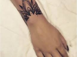 Tatouages Au Poignet Pour Les Femmes 2021