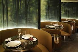 O Restaurante Dalloyau Hong Kong Foi Projeto Pelo Inverse Lighting Design E Venceu Na Categoria Li Lounge Design Interiores De Restaurante Interior De Design
