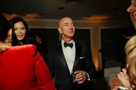 Jeff bezos is the richest man in the world. Jeff Bezos Sent X Rated Photos Of His Big Willy To Lauren Sanchez And Told Her I Won T Be Gentle Mag Claims