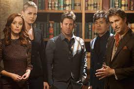 Voilà un nouvel épisode de flynn carson et les nouveaux aventuriersn'hésite pas à liker et partagé si ça te plaît. Flynn Carson Et Les Nouveaux Aventuriers Saison 4 L Aventure Reprend Sur Tnt Des Aujourd Hui Critictoo Series Tv