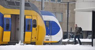 Op twitter is te zien hoe er plaatselijk tot 40 centimeter sneeuw is gevallen. Winter Over Ns Ns