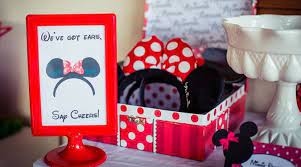 Everyone is going to be there for the delicious meals that minnie wants to prepare, so for everything to be just perfect, make sure you are helping minnie setting everything up. Kara S Party Ideas Minnie Mouse Party Planning Ideas Supplies Idea Cake Decorations