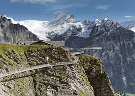 Set on over 150 magnificent acres amid numerous spectacular lakes with breathtaking views, the resort boasts world class facilities in arguably tasmania's most exclusive and exotic suburb. Grindelwald Eiger