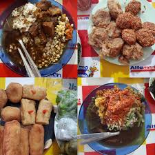 Ia melayani pelanggan setiap hari. Jiewa Vieri On Twitter Soto Rawon Rampal Malang Favorit Pak Beye Mau Rawon Soto Aja Bisa Atau Fusion Mix Pake Nasi Pecel Kuliner Https T Co 4lr1ozwycp