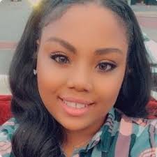 TheSideHustles (@nicole_thesidehustles_)