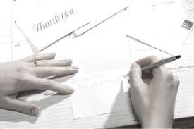 Akhiri surat dengan salam, bisa dengan menggunakan sincerely/best/regards/yours truly/thank you, dan berikan spasi sebelum. Surat Penghargaan Sampel