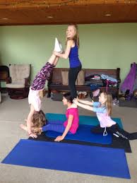 Acro Yoga 4 Person Top Yoga Poses Yoga Poses Cool Yoga Poses