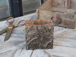 Super flot med pampasgræs eller andre blomster med lidt størrelse. Grimaud Alter Druckplattenhalter Unik Interieur Produkte