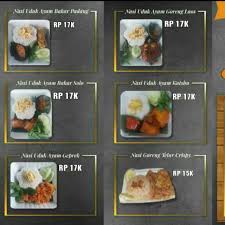 Sungguh, kamu tidak salah membacanya, nasi tidak dimasak dengan air tetapi dengan santan, daun salam, dan serai. Paket Nasi Uduk Rempah Nasi Goreng Shopee Indonesia