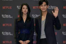 Nantikan terus episode terbaru it's okay to not be okay yang tayang di netflix untuk tahu kelanjutan kisah seo ye ji dan kim soo hyun! Awalnya Canggung Kini Kim Soo Hyun Dan Seo Ye Ji Temukan Kenyamanan
