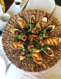Découvrez notre passion et notre métier, notre philosophie de cuisine autour du produit. J Ai Teste Un Chef A Domicile Dans Ma Cuisine De 5m Elle A Table
