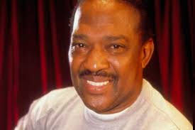 Cleaning Rocky yesterday, who else do you end up dancing around too !!!!  "Read all about" 💕😎