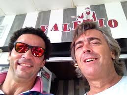 Voltei do Brasil faz hoje 11 anos, parece que foi há meses E agora até que  voltaria pra lá, ou não 🙂‍↔️