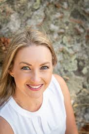 Danielle Riddle's Instagram, Twitter & Facebook