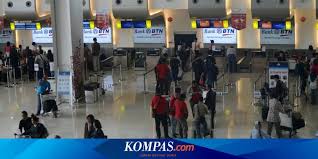 Tertinggal di bagasi porter nyaris dibawa terbang pesawat di. Mulai 1 November Ap I Tetapkan Tarif Psc Baru Di Bandara Juanda Dan Adi Soemarno