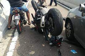 Cyclist killed in accident involving shuttle bus at ntu bought her bicycle the week before, says husband ms wong siew yuen met a friend for a bike ride around the ntu campus when she got into an. Singapore Motorcyclist Dies Days After Accident On Causeway Family Appeals For Eyewitnesses Singapore News Asiaone