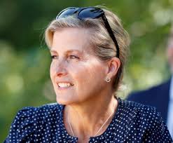 Anton du beke's wife looks like royalty!! Anton Du Beke Wife The Doting Wife Who Sparked Bizarre Royal Confusion My Style News